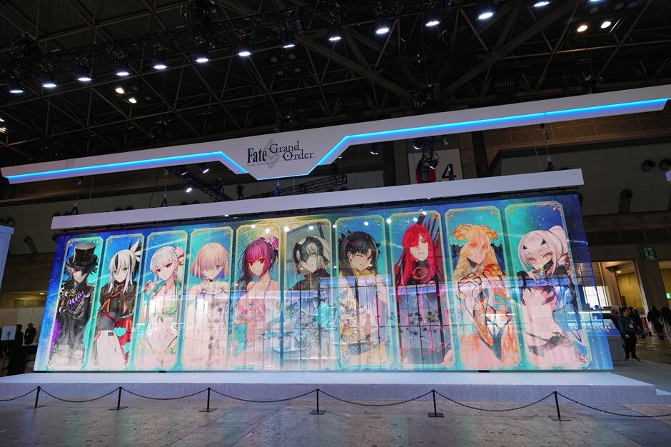 AnimeJapan 2026 현장의 Fate Grand Order 대형 부스와 캐릭터 디스플레이
